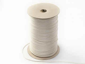 Katoenen bies 0,5 cm.